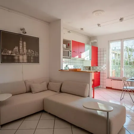 Guesthost - Cozy Flat Close To The Center *