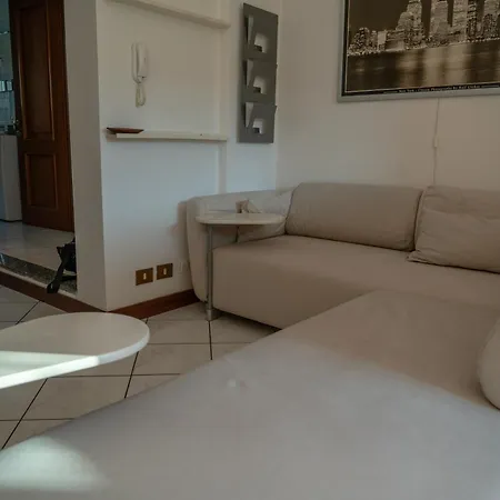Lejlighed Guesthost - Cozy Flat Close To The Center Piacenza