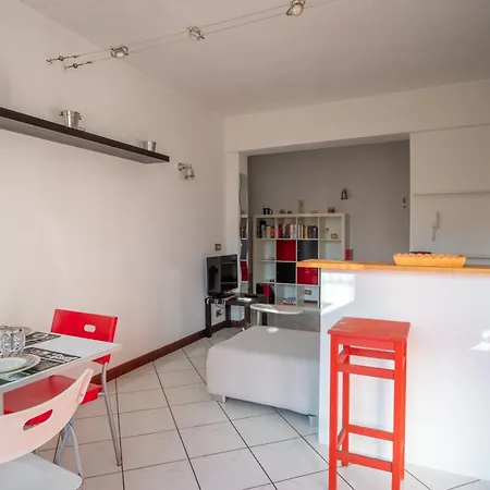 Guesthost - Cozy Flat Close To The Center *
