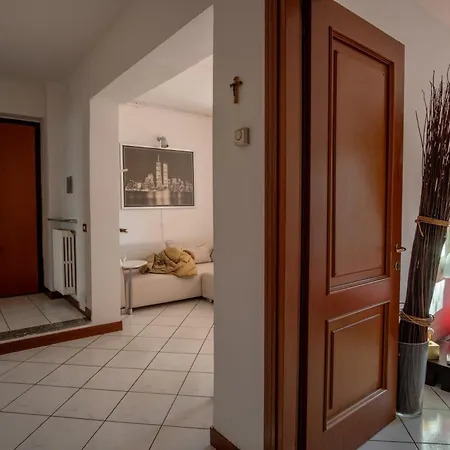 Guesthost - Cozy Flat Close To The Center * Piacenza