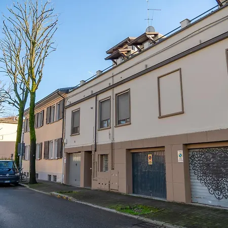 Guesthost - Cozy Flat Close To The Center *