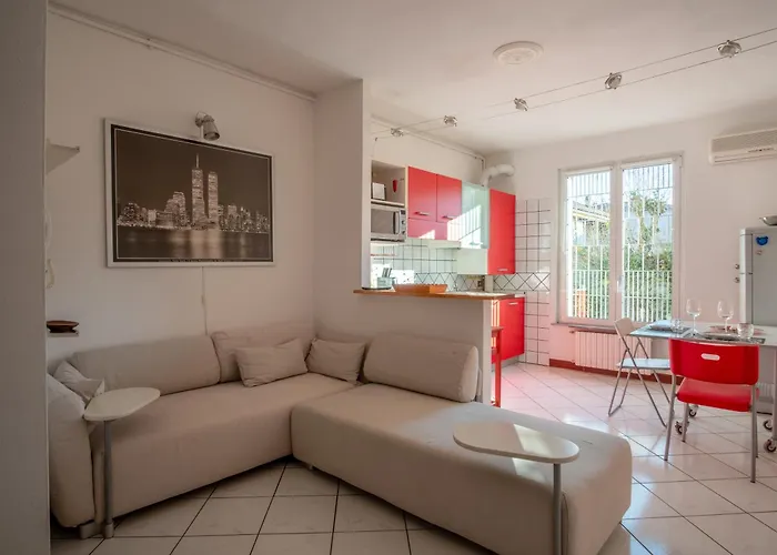 Guesthost - Cozy Flat Close To The Center *