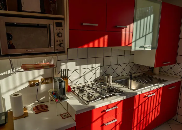 Guesthost - Cozy Flat Close To The Center Apartment